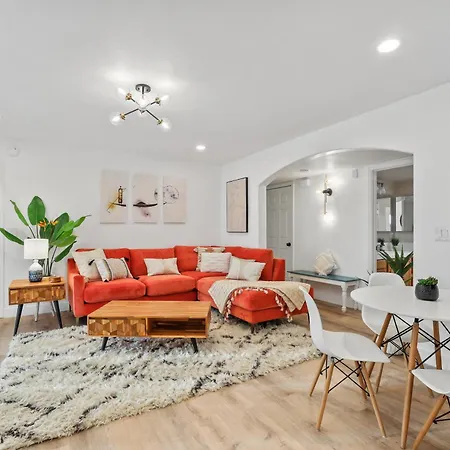 Panoramic Views, Close To Everything, Comforts Of Home, 2 Bed, 2 Bath